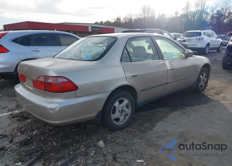 2000 Honda Accord 2.3 Lx из США, поврежденный, VIN JHMCG5645YC011827